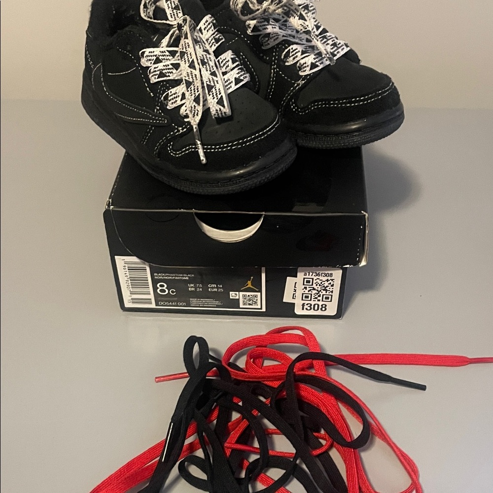 Nike Toddler Travis Scott Kids Black and White Sneakers. Size 8